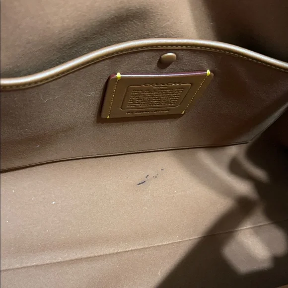 Coach Empire 40 in Merlot - Picture 9 of 16